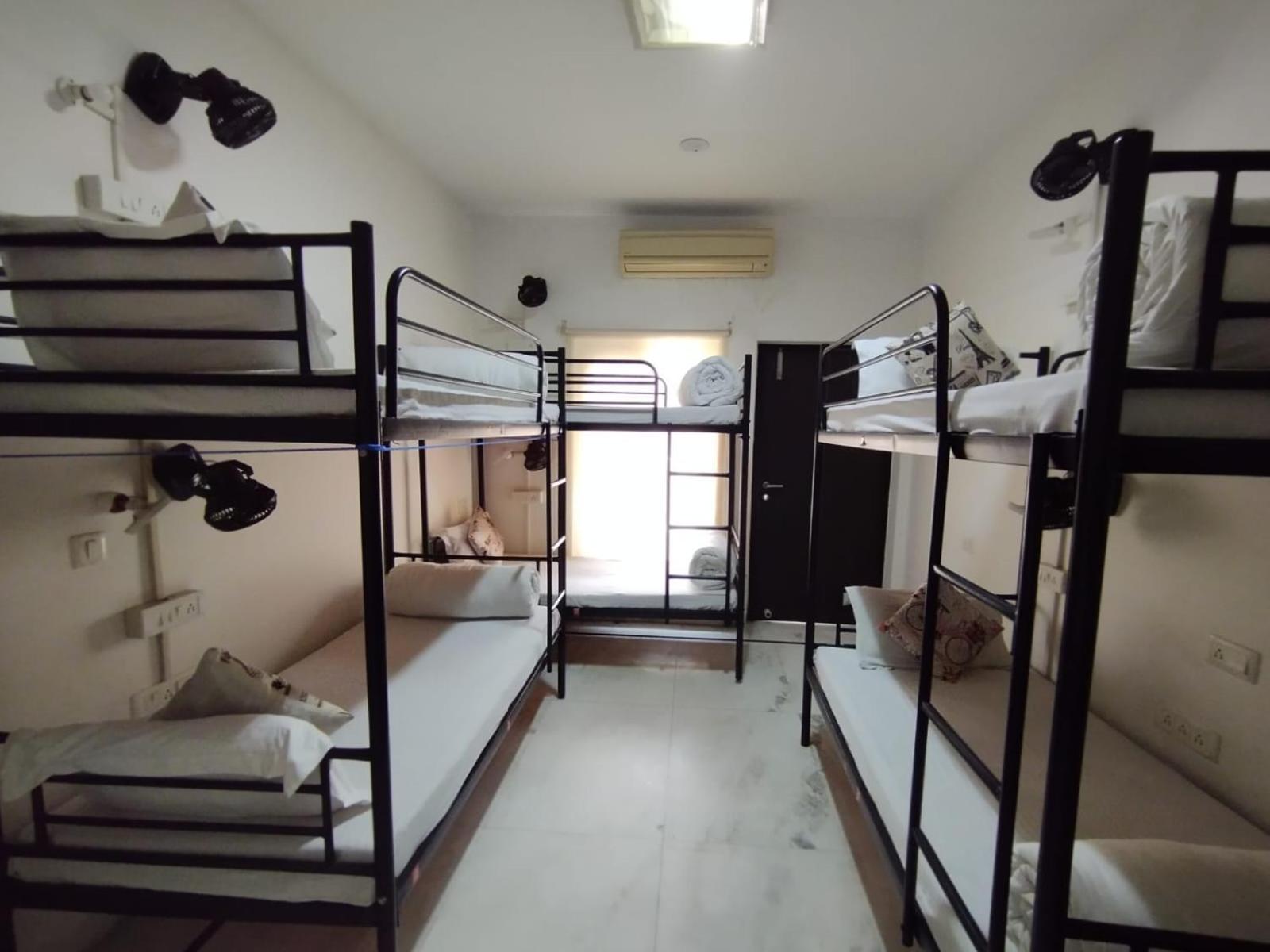 A Sleepy Fox Hostel New Delhi Exterior photo